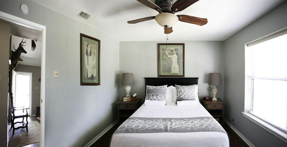 Camp Lucy Hotel Dripping Springs Ngoại thất bức ảnh