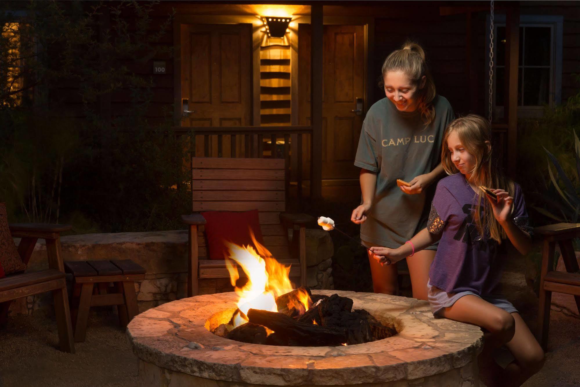 Camp Lucy Hotel Dripping Springs Ngoại thất bức ảnh
